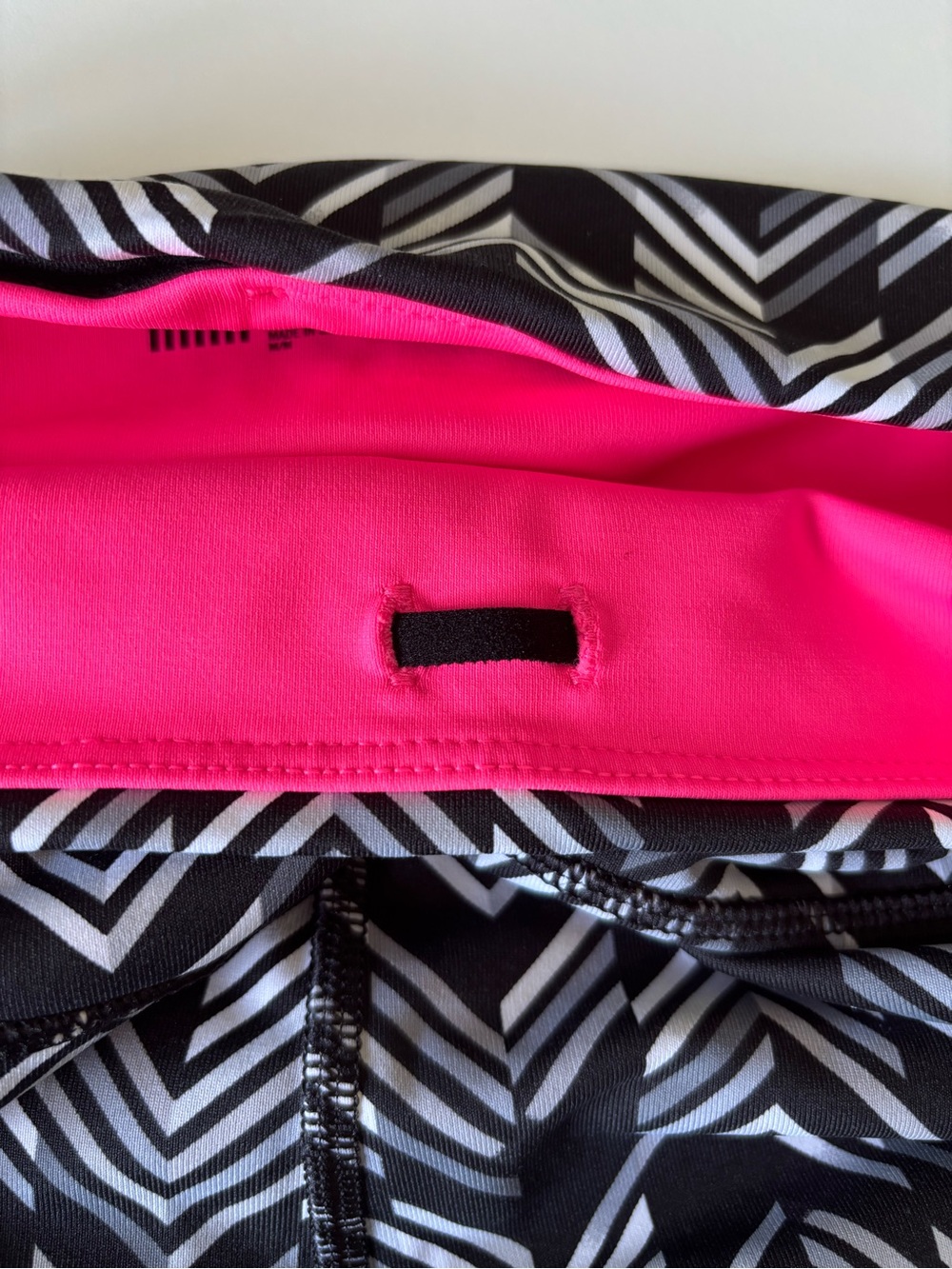 Victoria’s Secret VSX Knockout High-Rise Workout Leggings Pink Logo Size M #109 - Picture 5 of 6